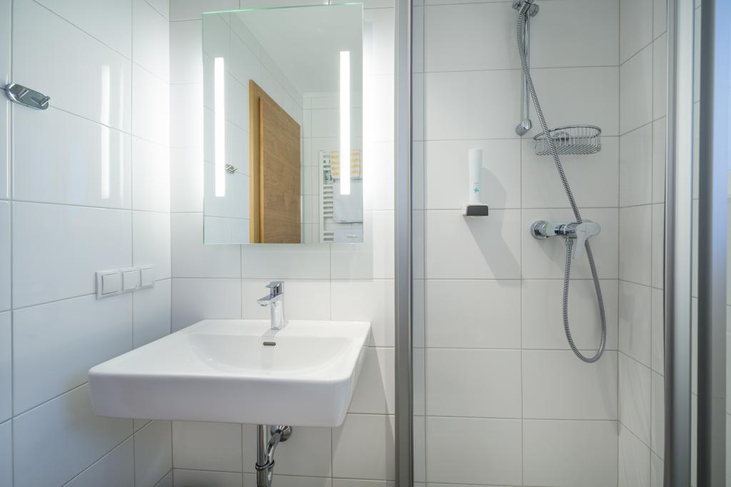 Haus Alpenland Hotel Wagrain Room photo